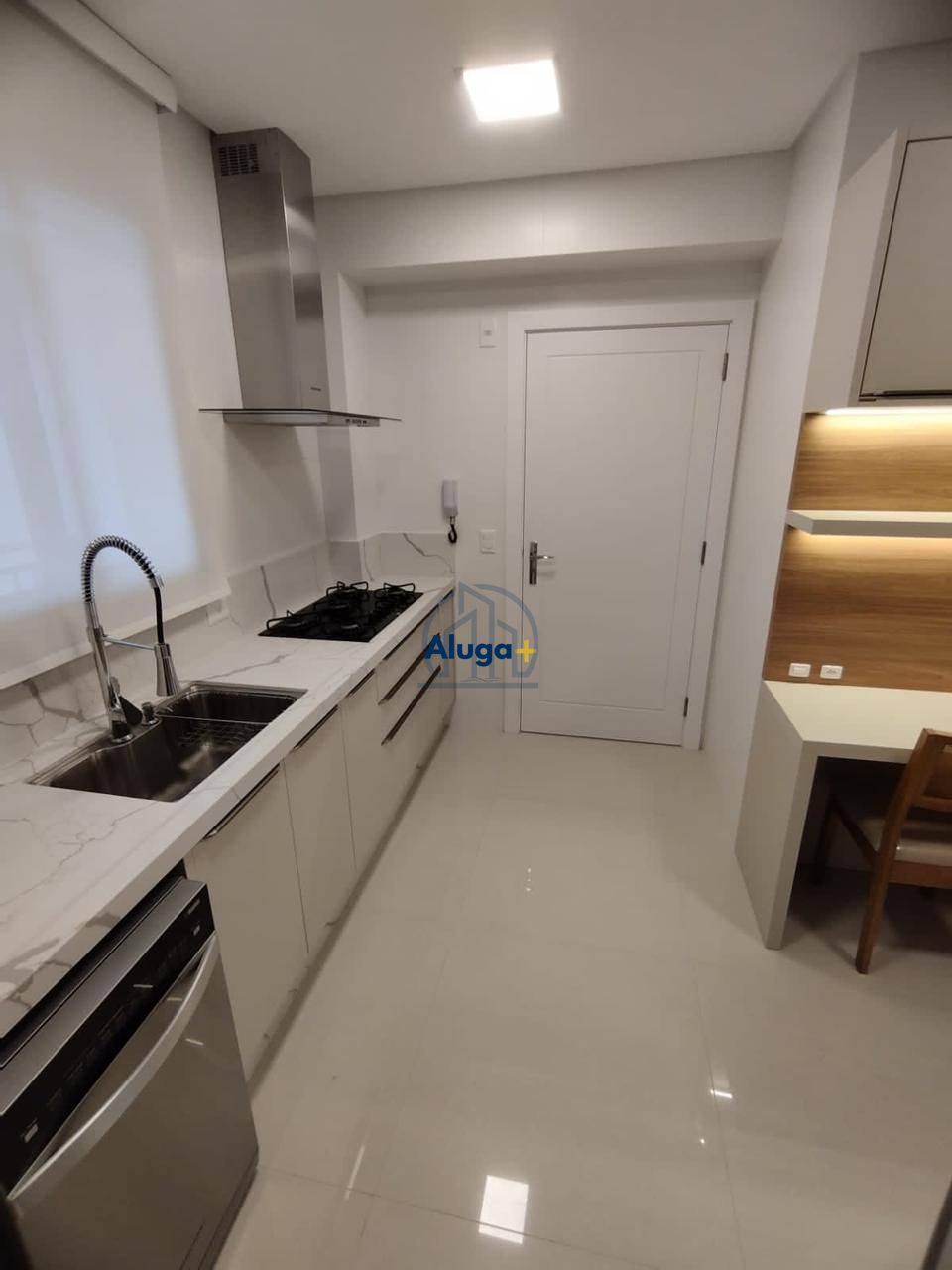 Apartamento com 4 Dormitórios para alugar, 182 m² por R$ 25.000,00 Apartamento com 4 Dormitórios para alugar, 182 m² por R$ 25.000,00