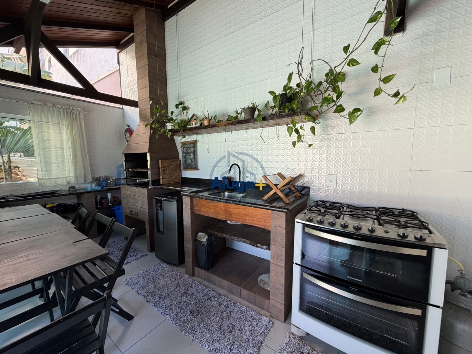 Casa com 4 Dormitórios para alugar, 230 m² por R$ 9.000,00 Casa com 4 Dormitórios para alugar, 230 m² por R$ 9.000,00