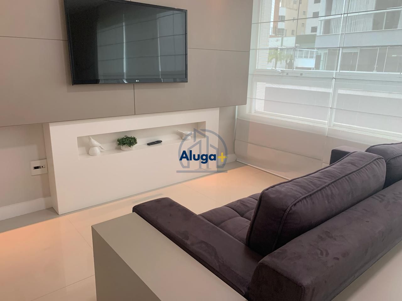 Apartamento para alugar com 3 quartos, 120m² - Foto 1