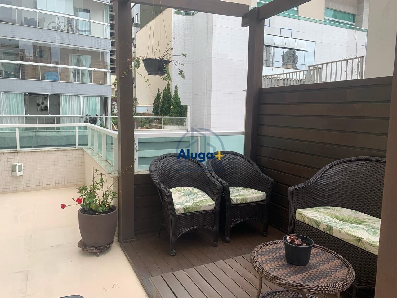 Apartamento para alugar com 3 quartos, 120m² - Foto 18