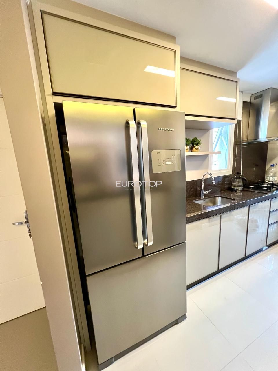 Apartamento à venda com 3 quartos, 117m² - Foto 13