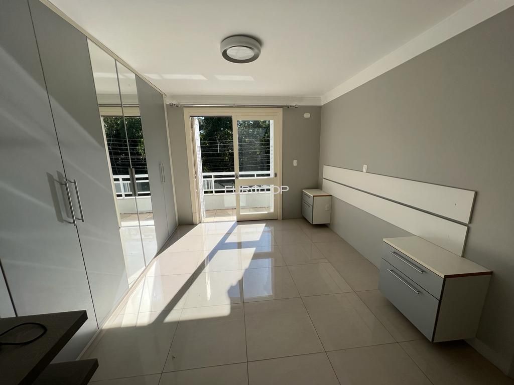 Casa à venda com 3 quartos, 350m² - Foto 23