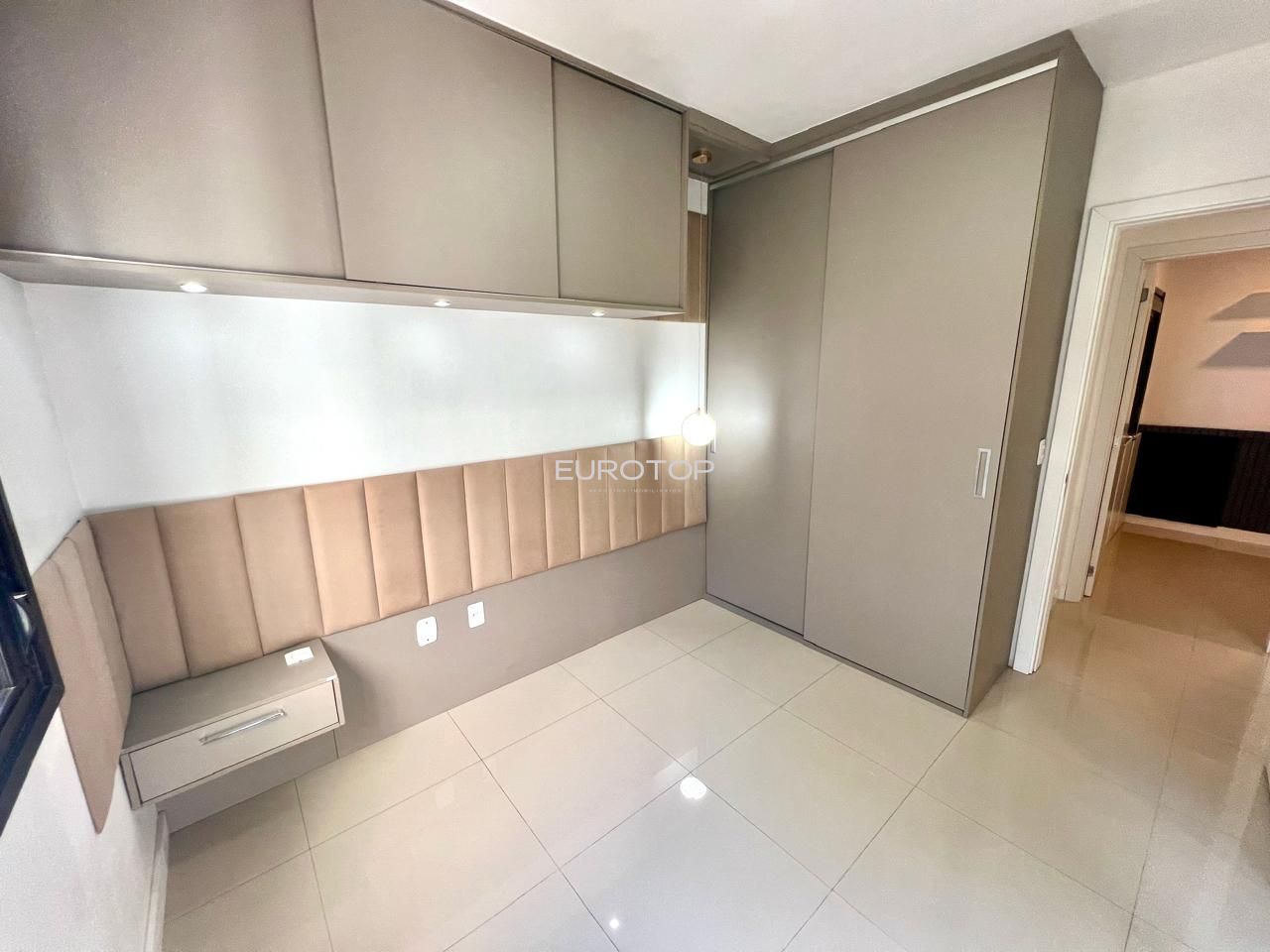 Apartamento à venda com 2 quartos, 65m² - Foto 16