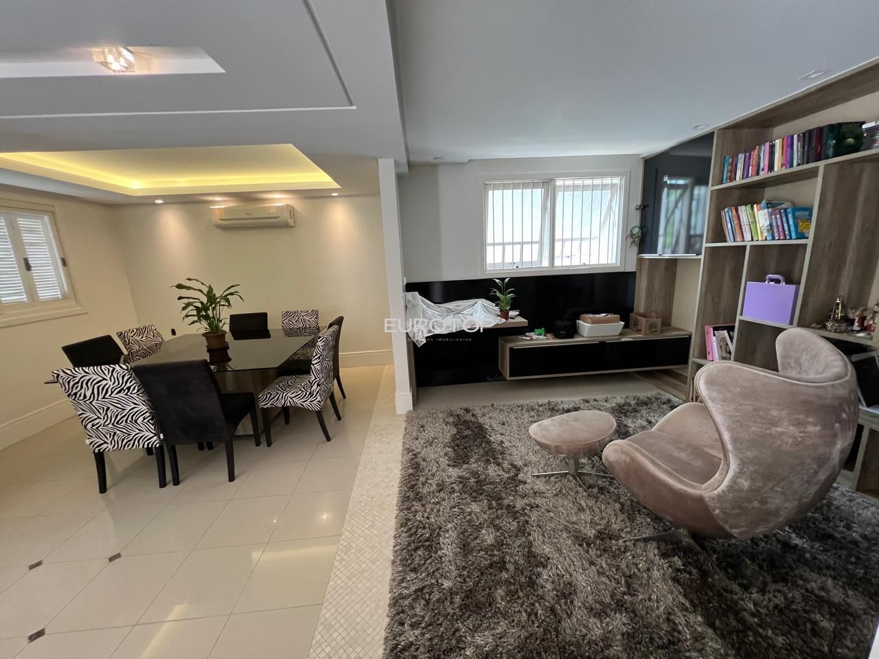 Casa à venda com 3 quartos, 229m² - Foto 15