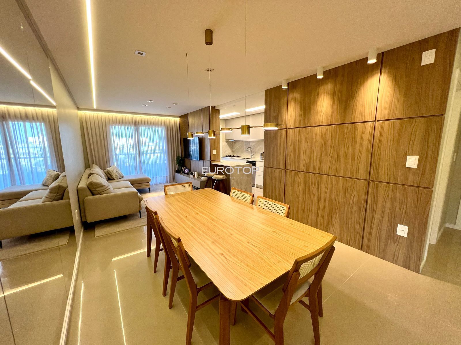 Apartamento à venda com 3 quartos, 109m² - Foto 3