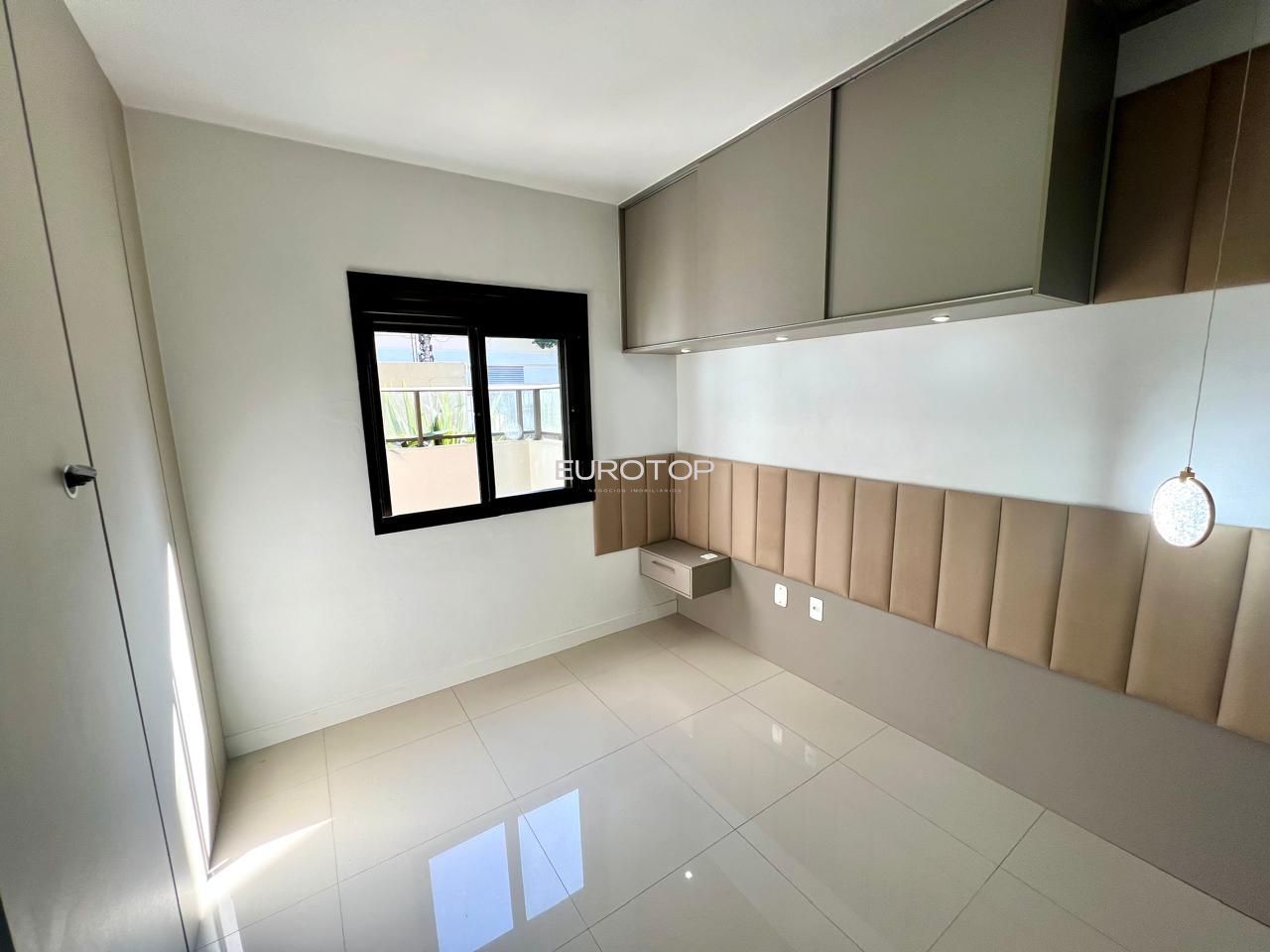 Apartamento à venda com 2 quartos, 65m² - Foto 15