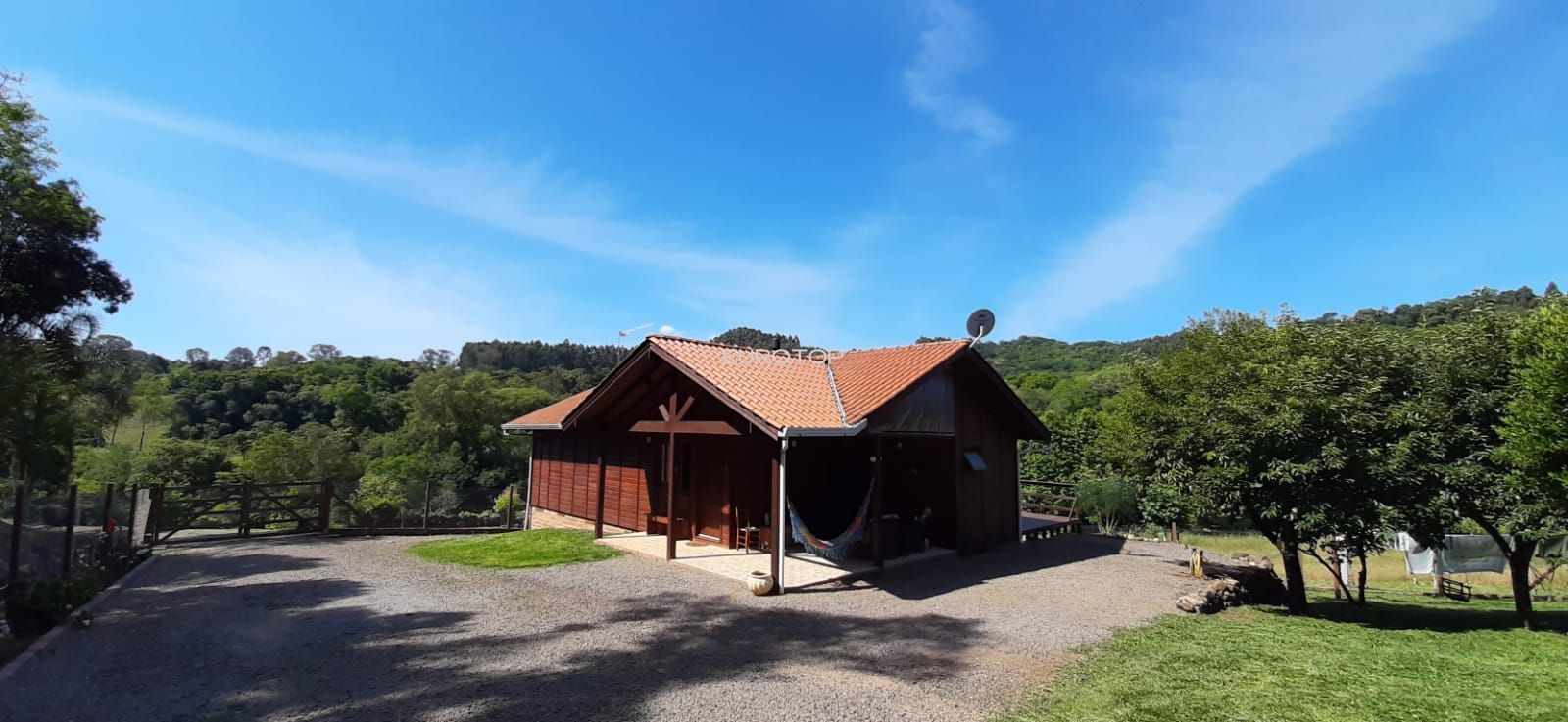 Fazenda à venda com 3 quartos, 100m² - Foto 1