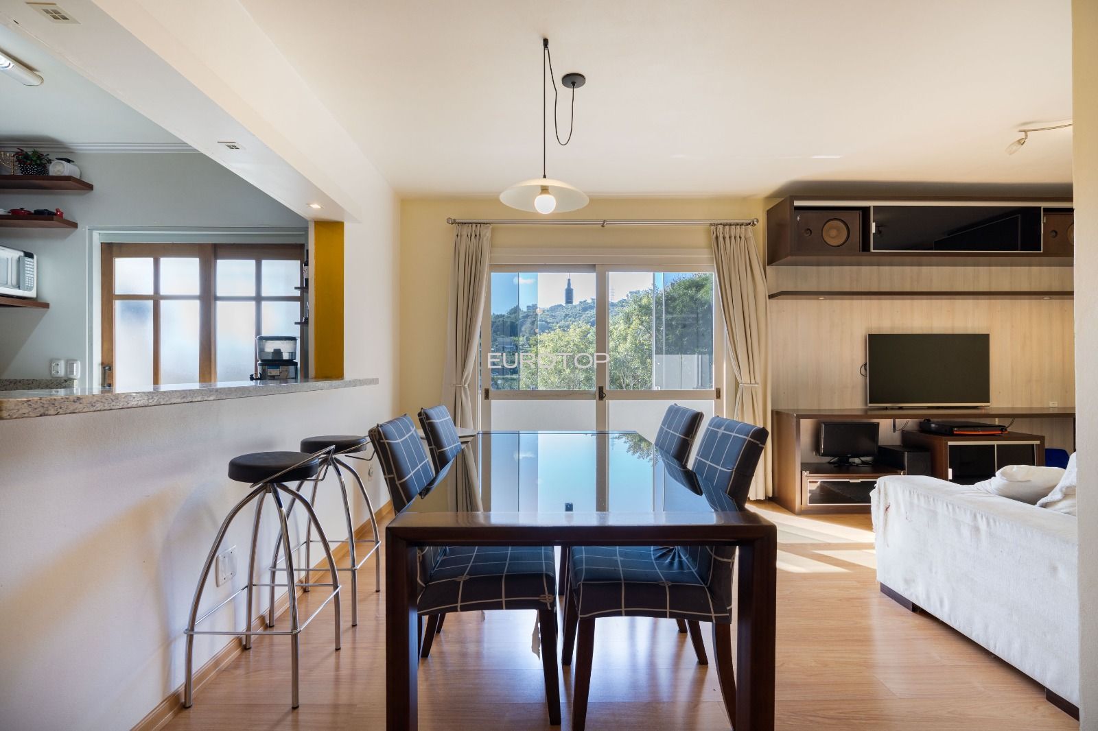 Apartamento à venda com 2 quartos, 79m² - Foto 3