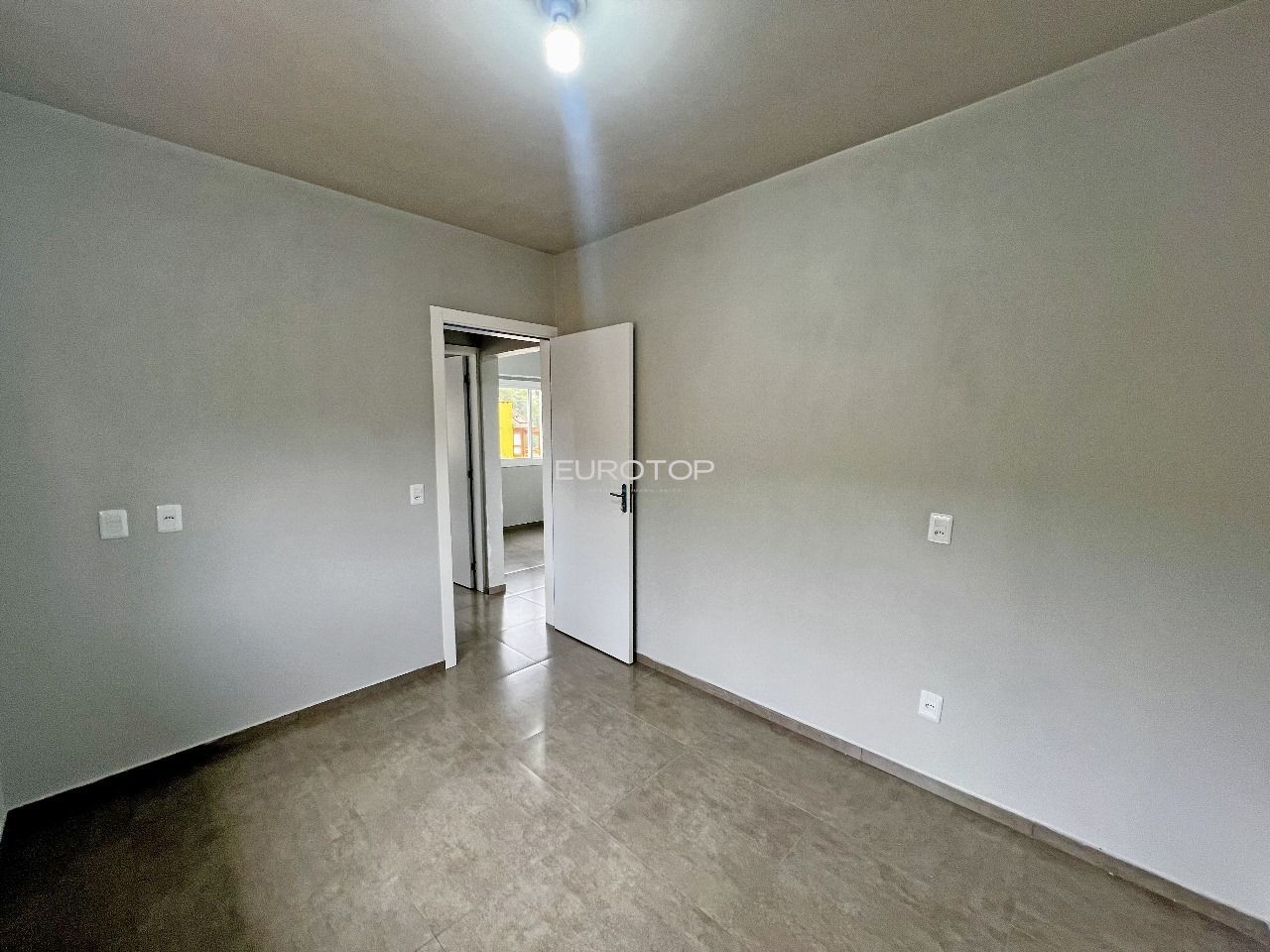 Casa à venda com 2 quartos, 42m² - Foto 13