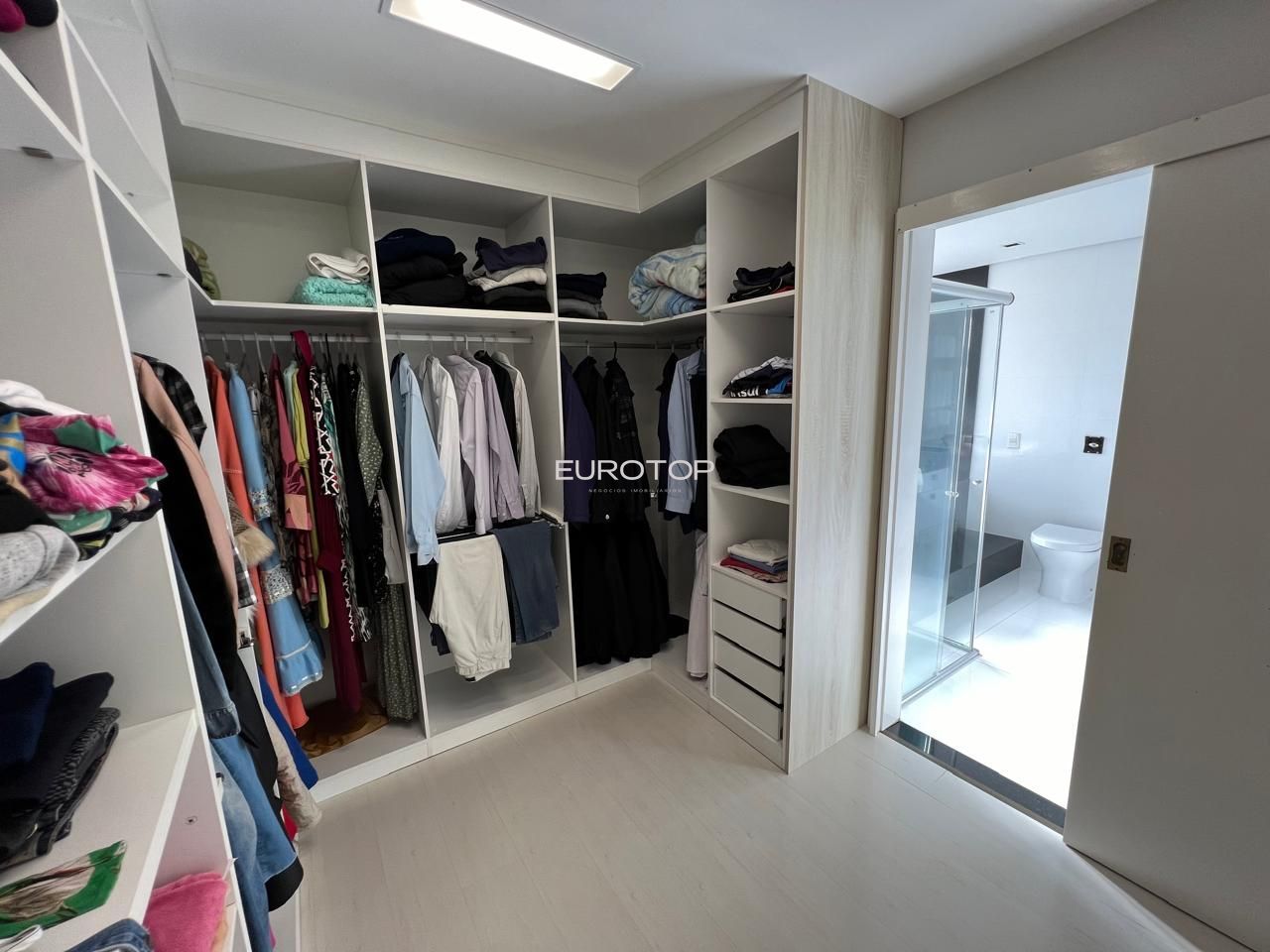 Casa à venda com 3 quartos, 229m² - Foto 30