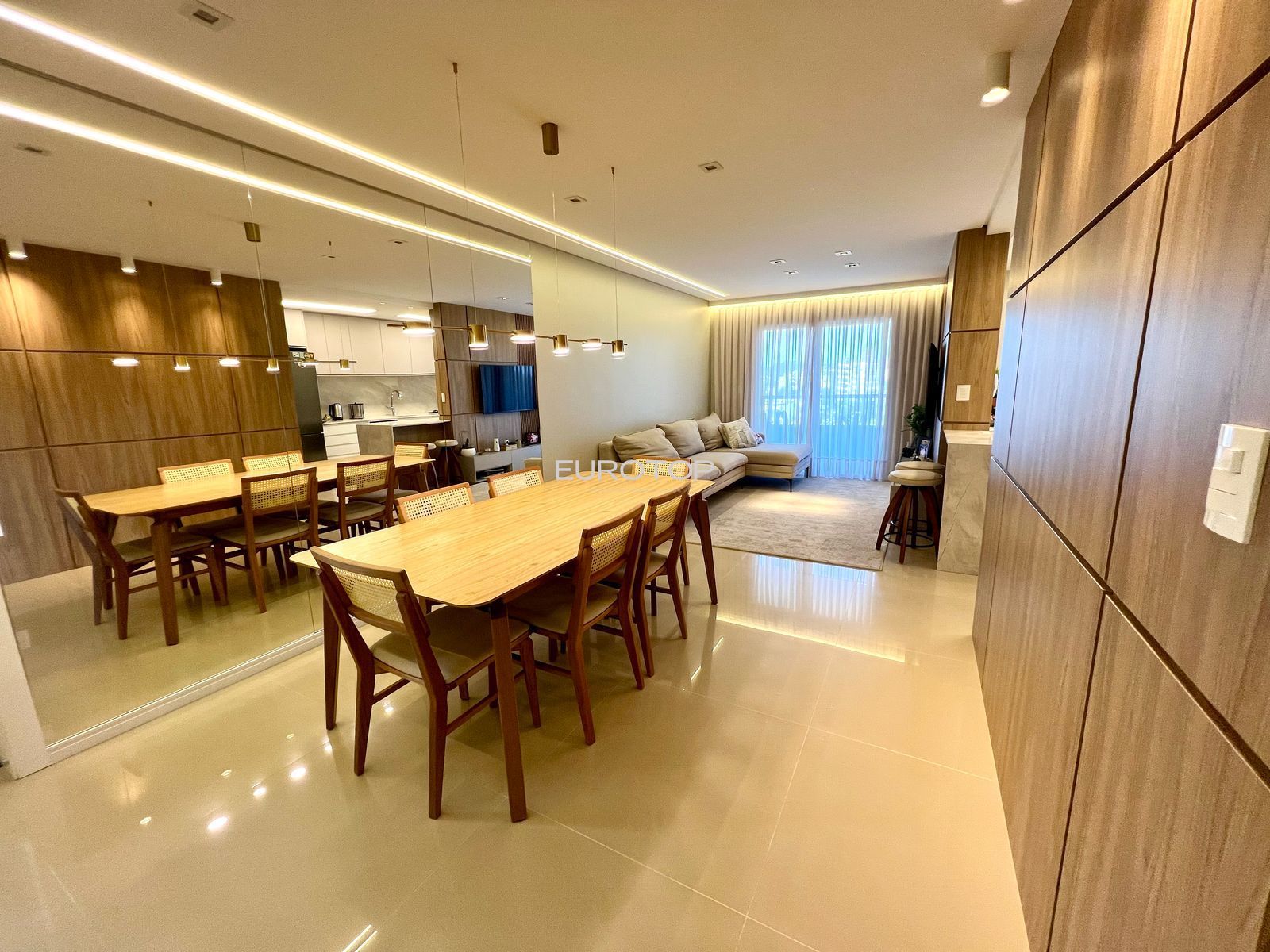 Apartamento à venda com 3 quartos, 109m² - Foto 2