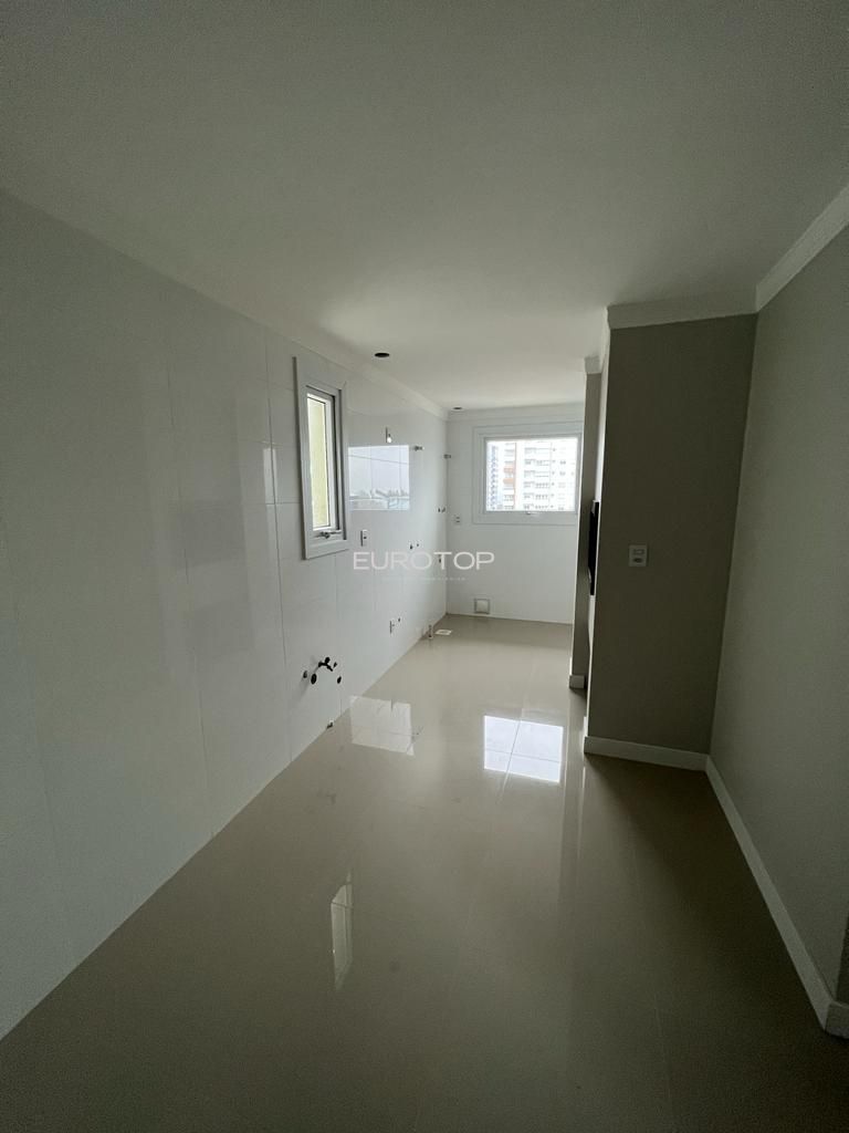 Apartamento à venda com 2 quartos, 91m² - Foto 13