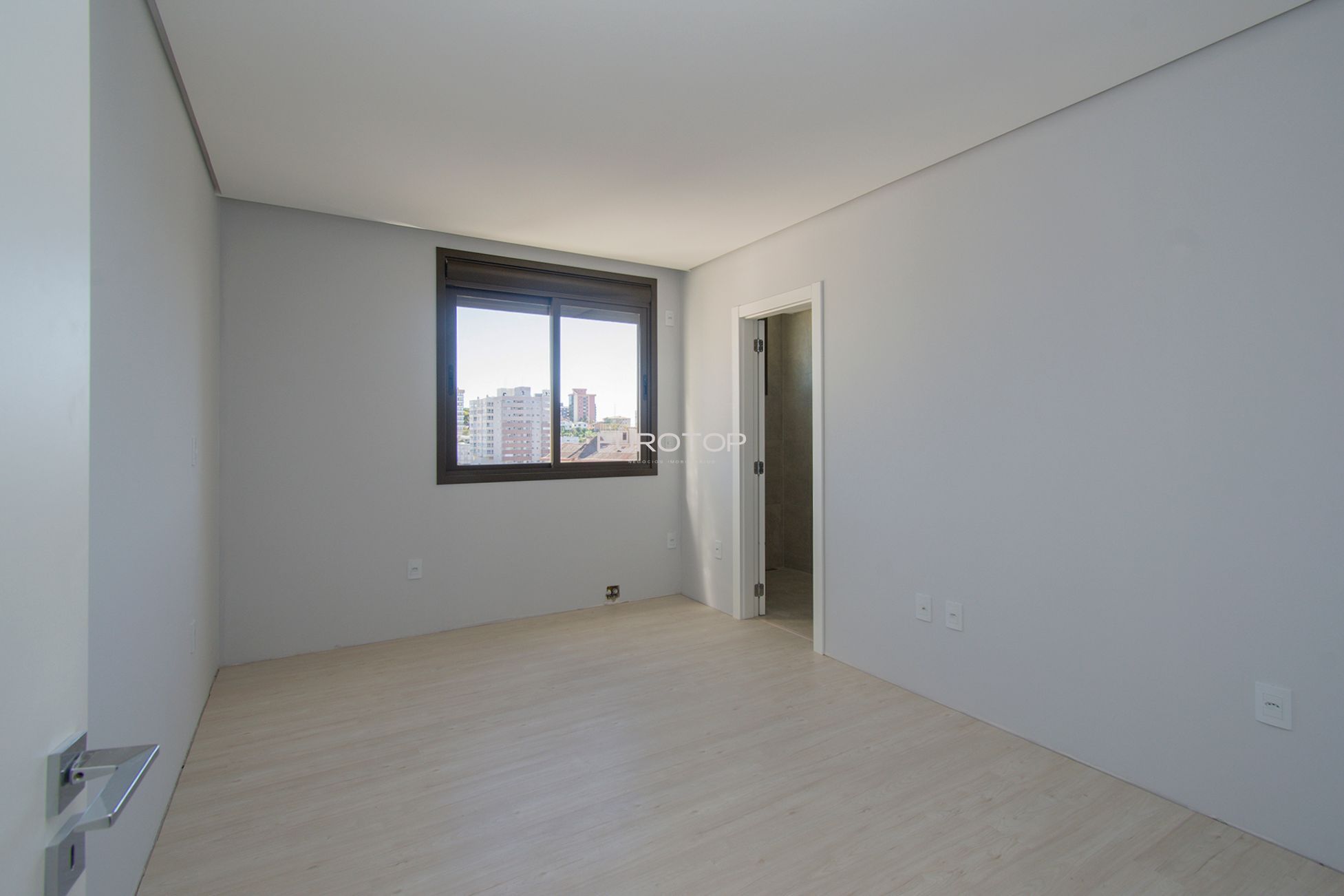 Apartamento à venda com 3 quartos, 152m² - Foto 13