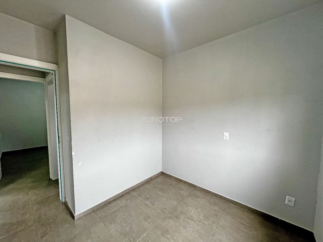 Casa à venda com 2 quartos, 42m² - Foto 11