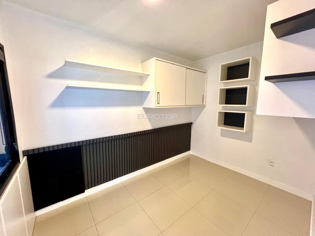 Apartamento à venda com 2 quartos, 65m² - Foto 18