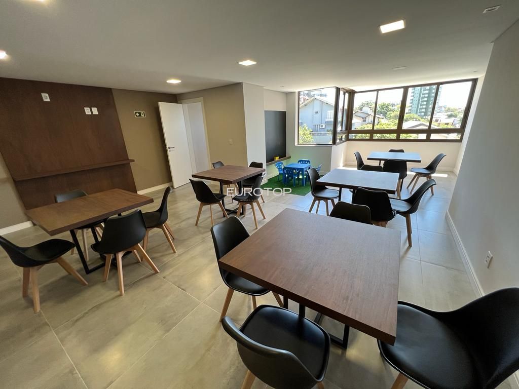 Apartamento à venda com 3 quartos, 93m² - Foto 18