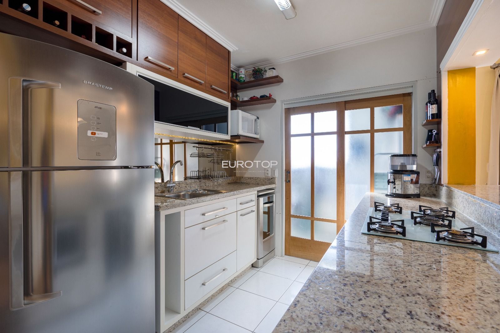 Apartamento à venda com 2 quartos, 79m² - Foto 8