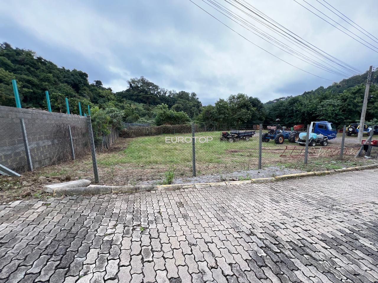 Terreno à venda, 2052m² - Foto 1