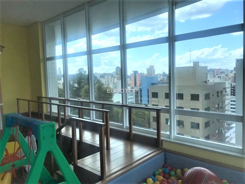 Apartamento à venda com 3 quartos, 267m² - Foto 32