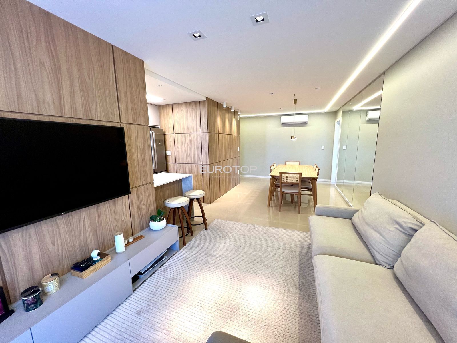 Apartamento à venda com 3 quartos, 109m² - Foto 9
