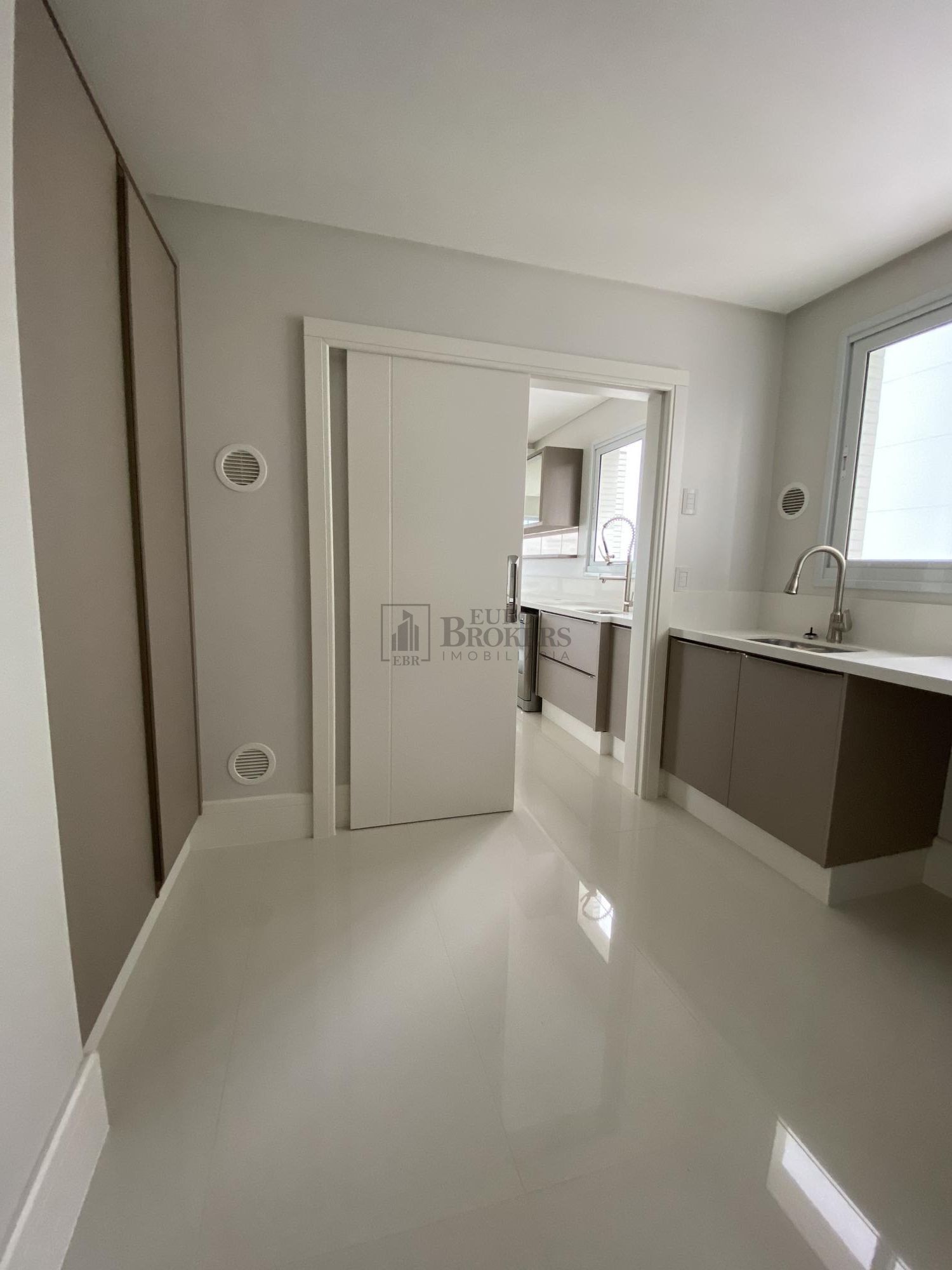 Apartamento para alugar com 5 quartos, 237m² - Foto 12