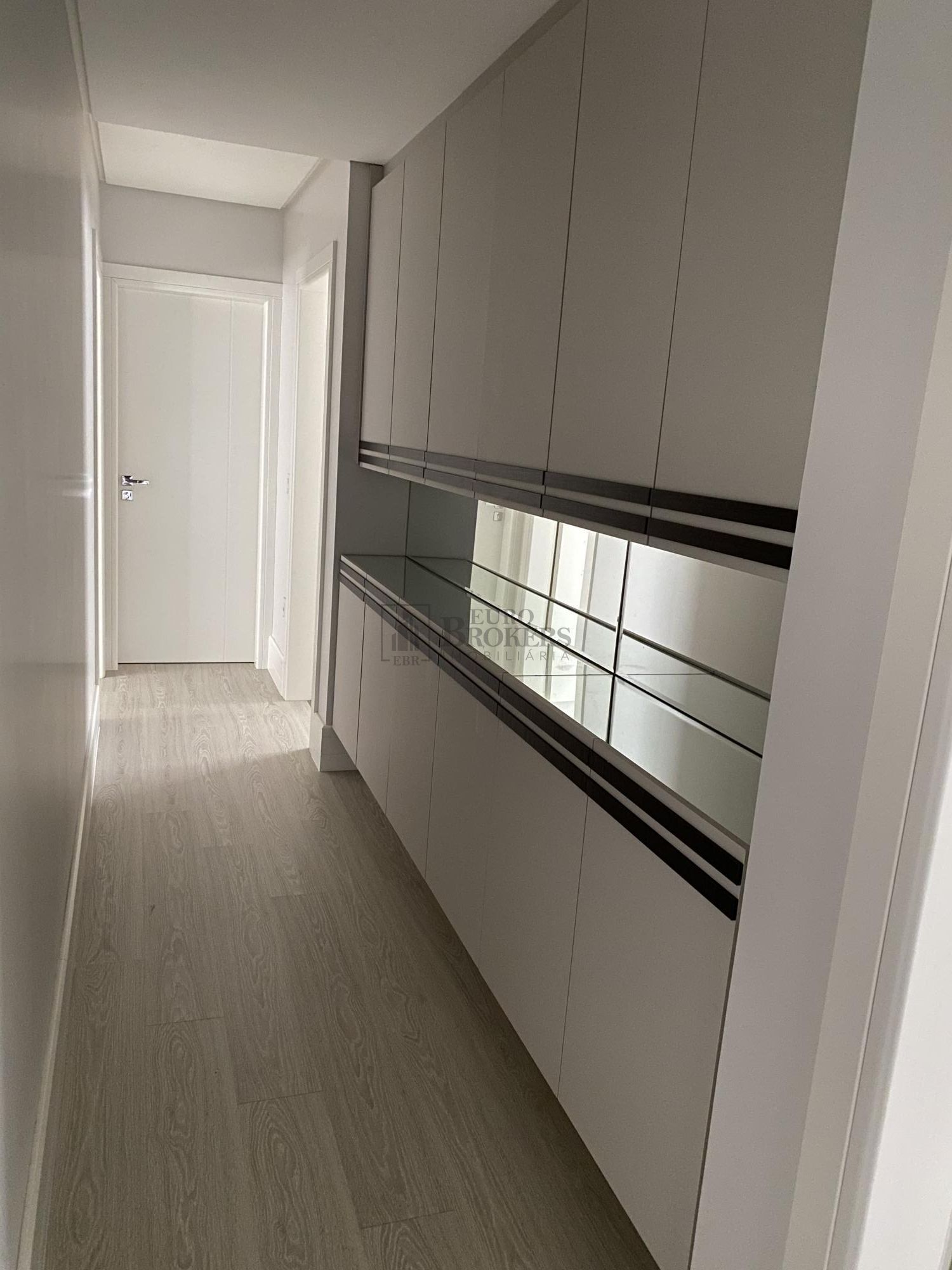 Apartamento para alugar com 5 quartos, 237m² - Foto 17