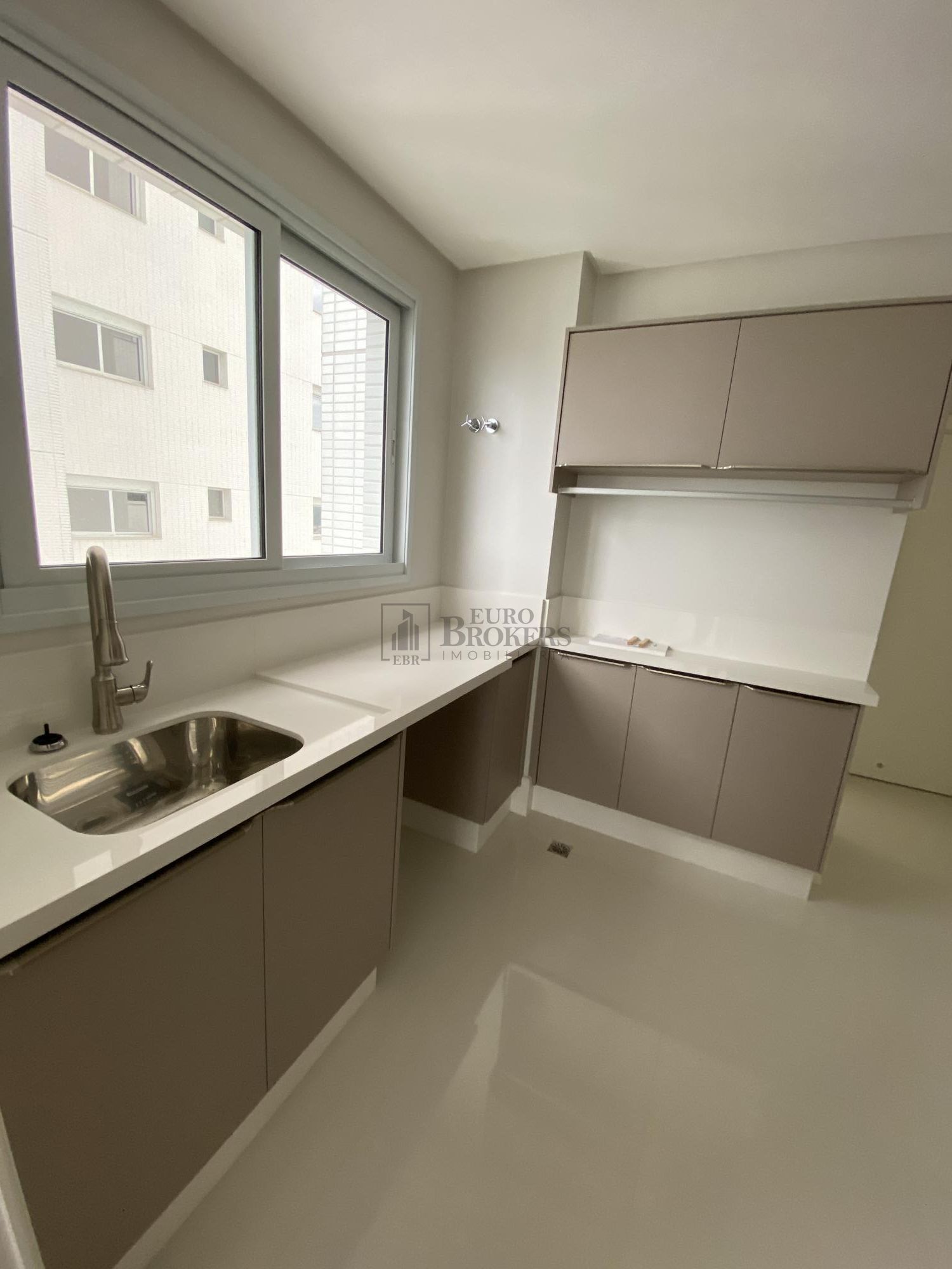 Apartamento para alugar com 5 quartos, 237m² - Foto 11