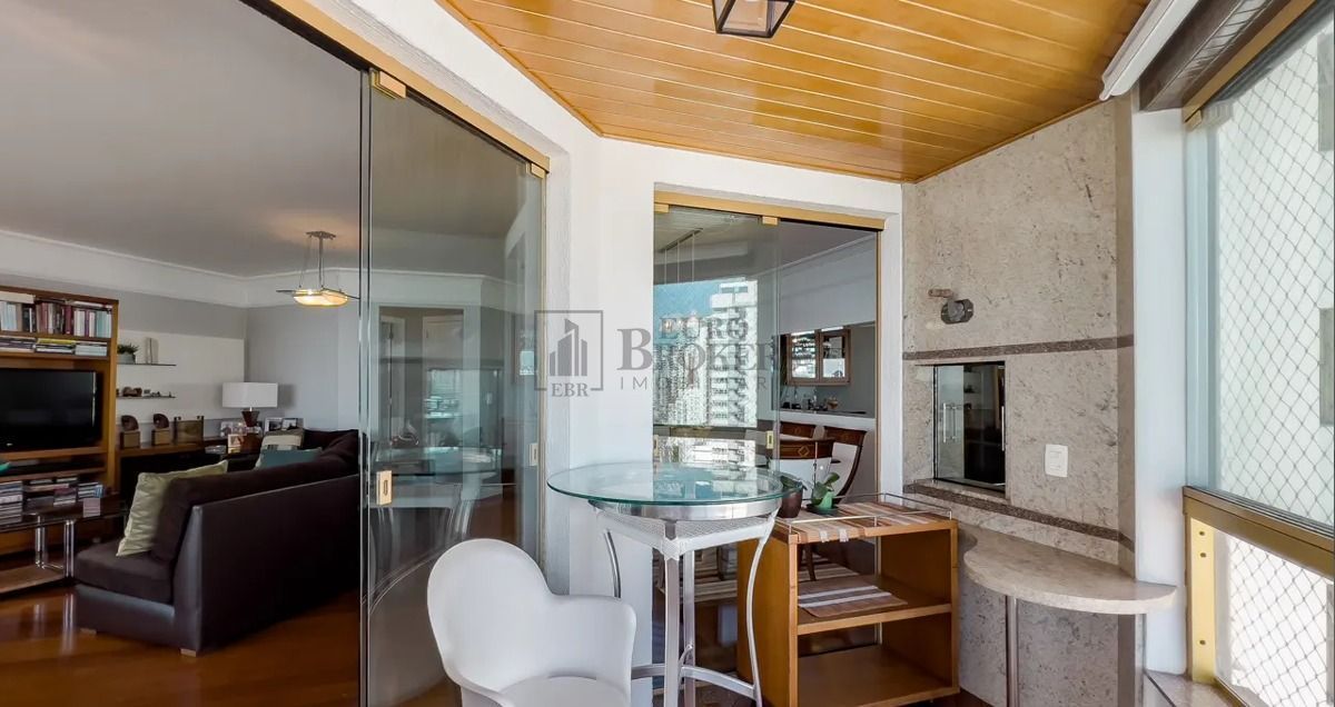 Apartamento à venda com 3 quartos, 157m² - Foto 6