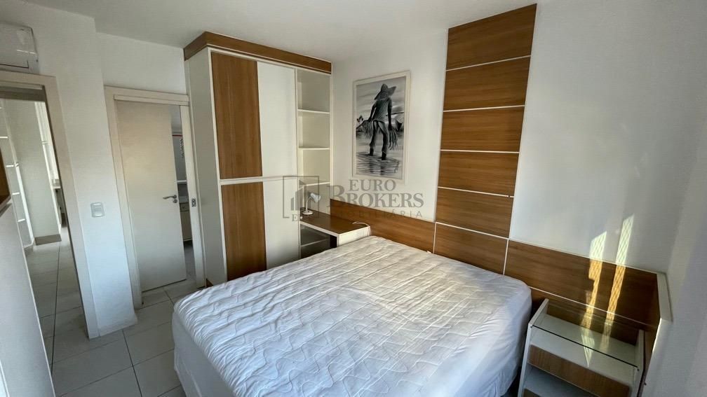 Apartamento à venda com 3 quartos, 134m² - Foto 12