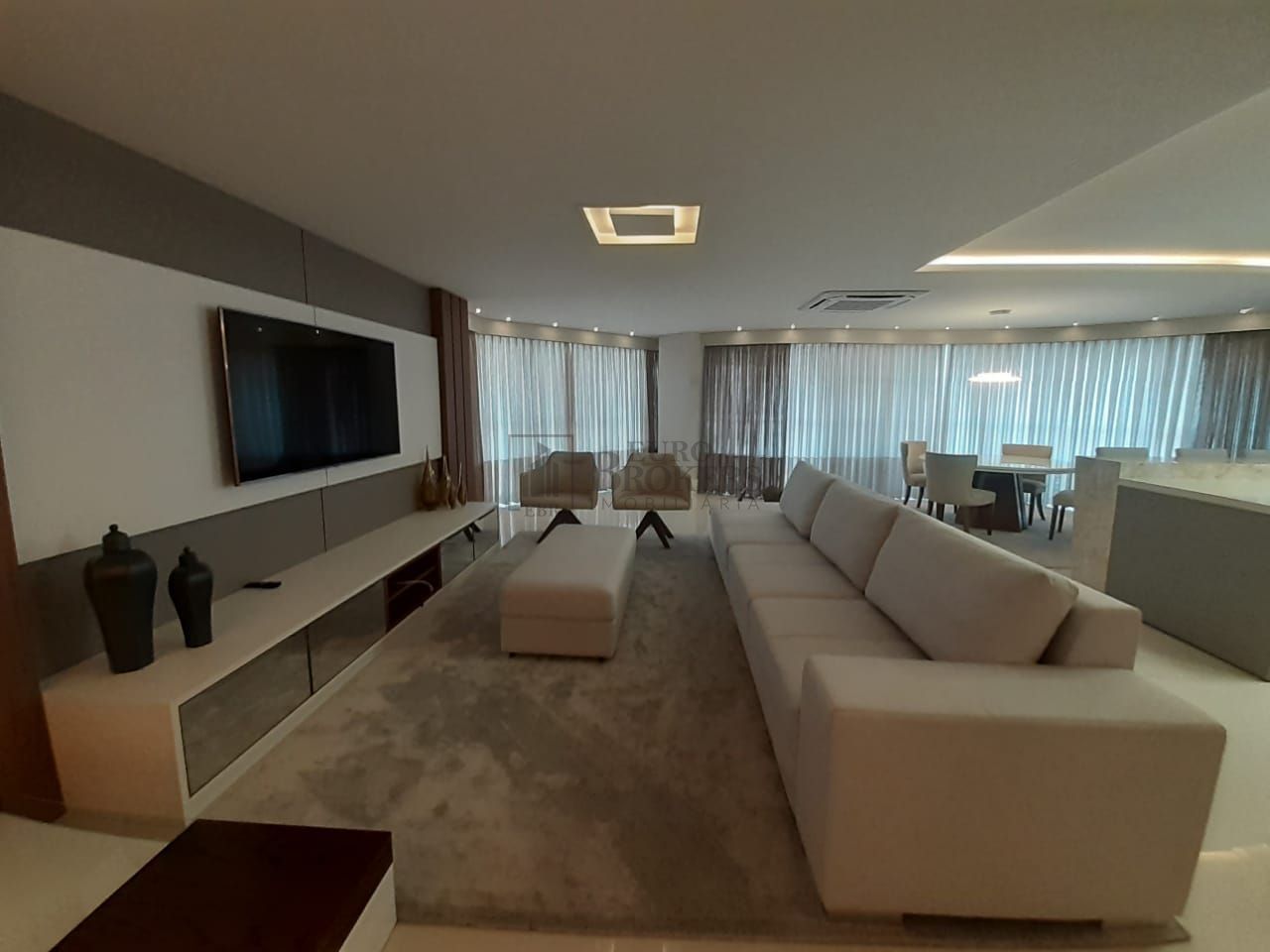 Apartamento para alugar  no Centro - Balnerio Cambori, SC. Imveis