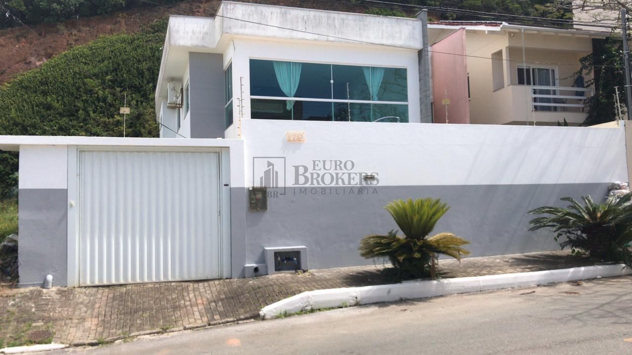 Casa  venda  no Praia dos Amores - Balnerio Cambori, SC. Imveis