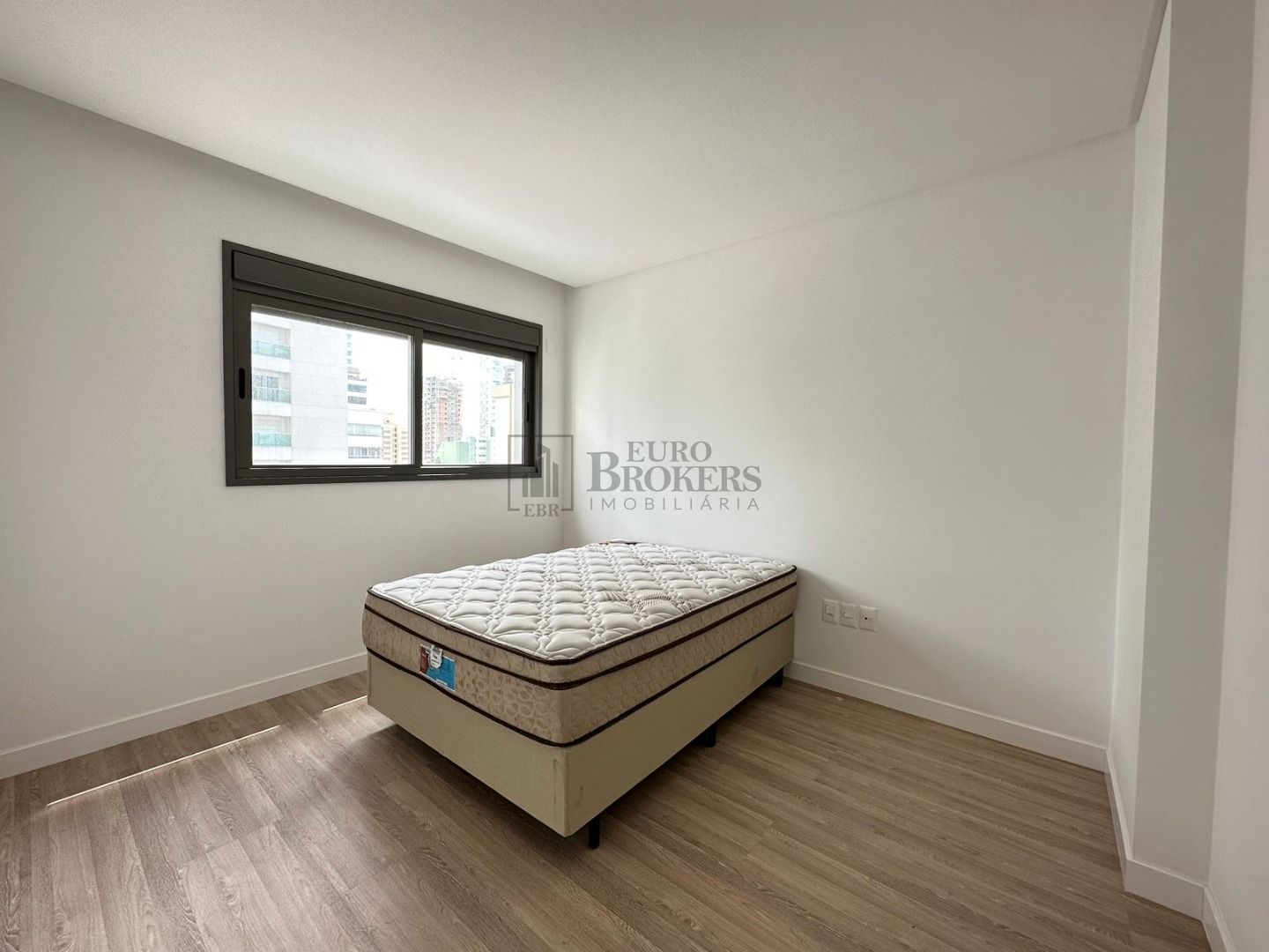 Apartamento à venda com 4 quartos, 165m² - Foto 13