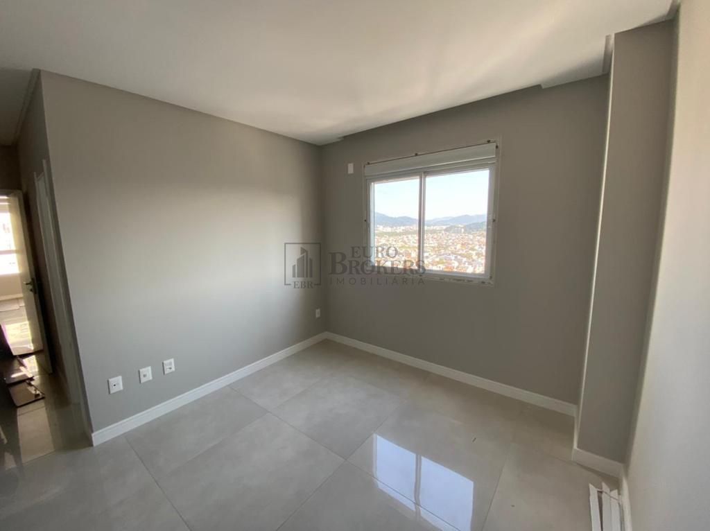 Apartamento à venda com 3 quartos, 135m² - Foto 22