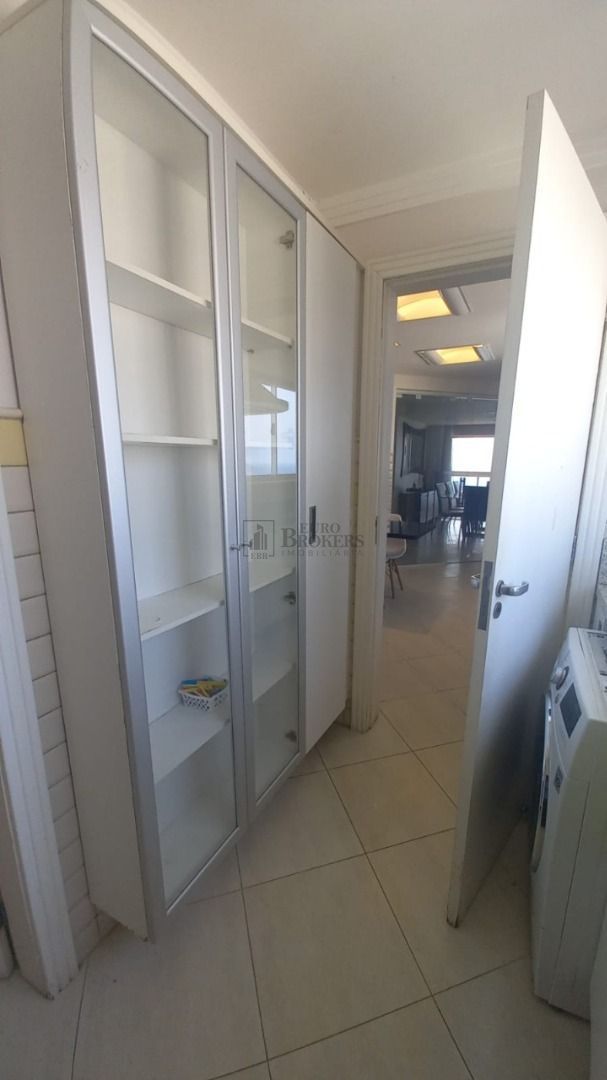 Apartamento à venda com 3 quartos, 194m² - Foto 35