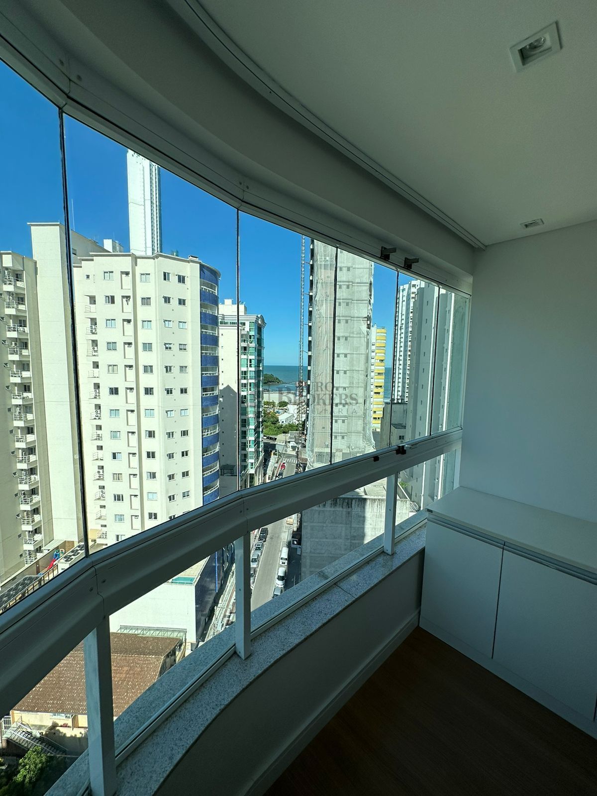 Apartamento para alugar com 3 quartos, 150m² - Foto 11