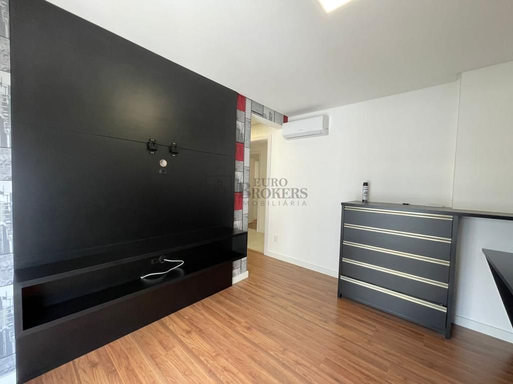 Apartamento à venda com 3 quartos, 157m² - Foto 12