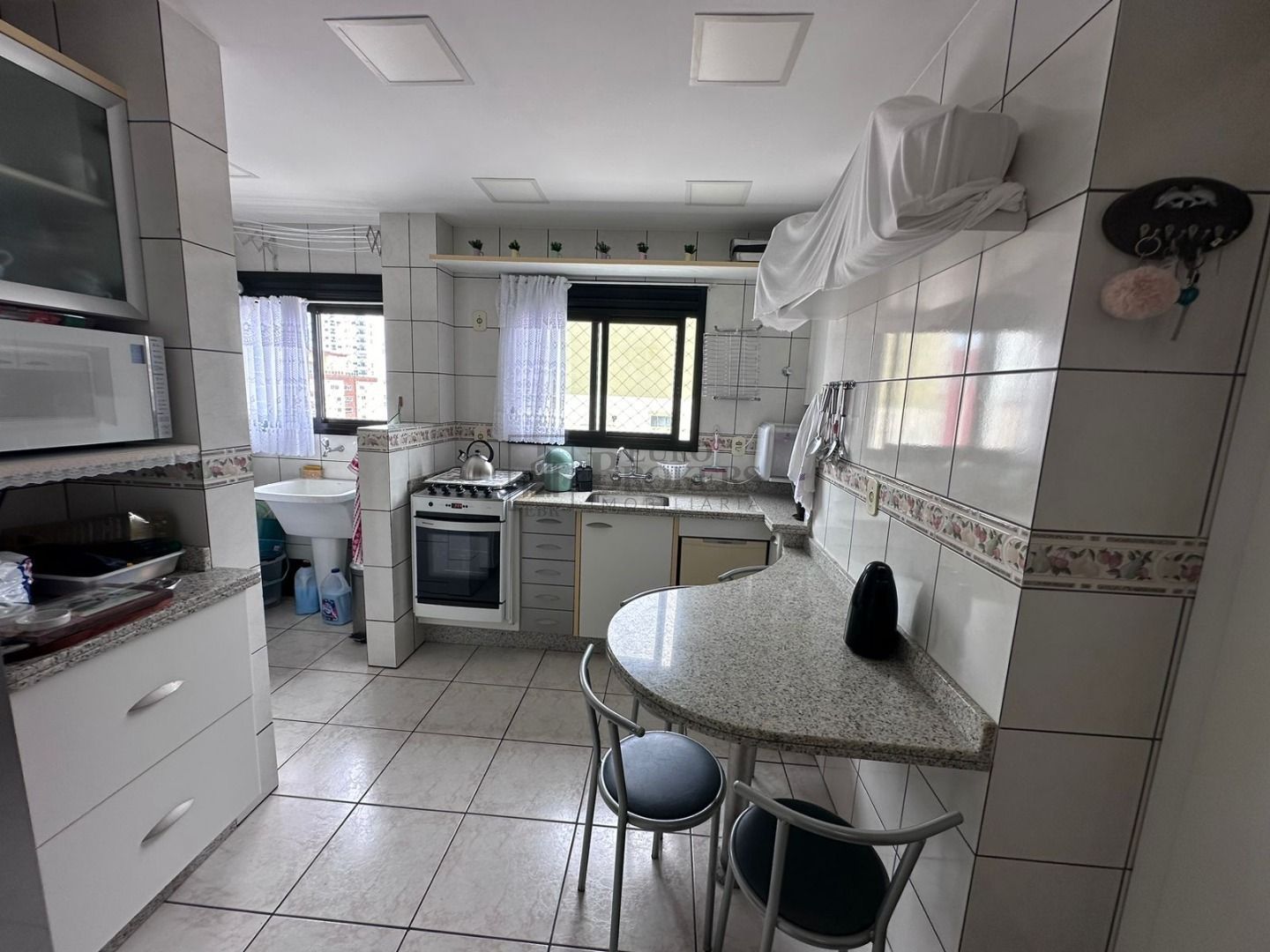 Apartamento à venda com 3 quartos, 141m² - Foto 13