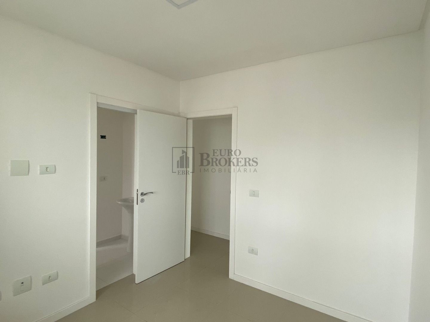 Apartamento à venda com 4 quartos, 130m² - Foto 12