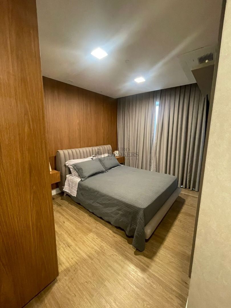 Apartamento à venda com 4 quartos, 252m² - Foto 17