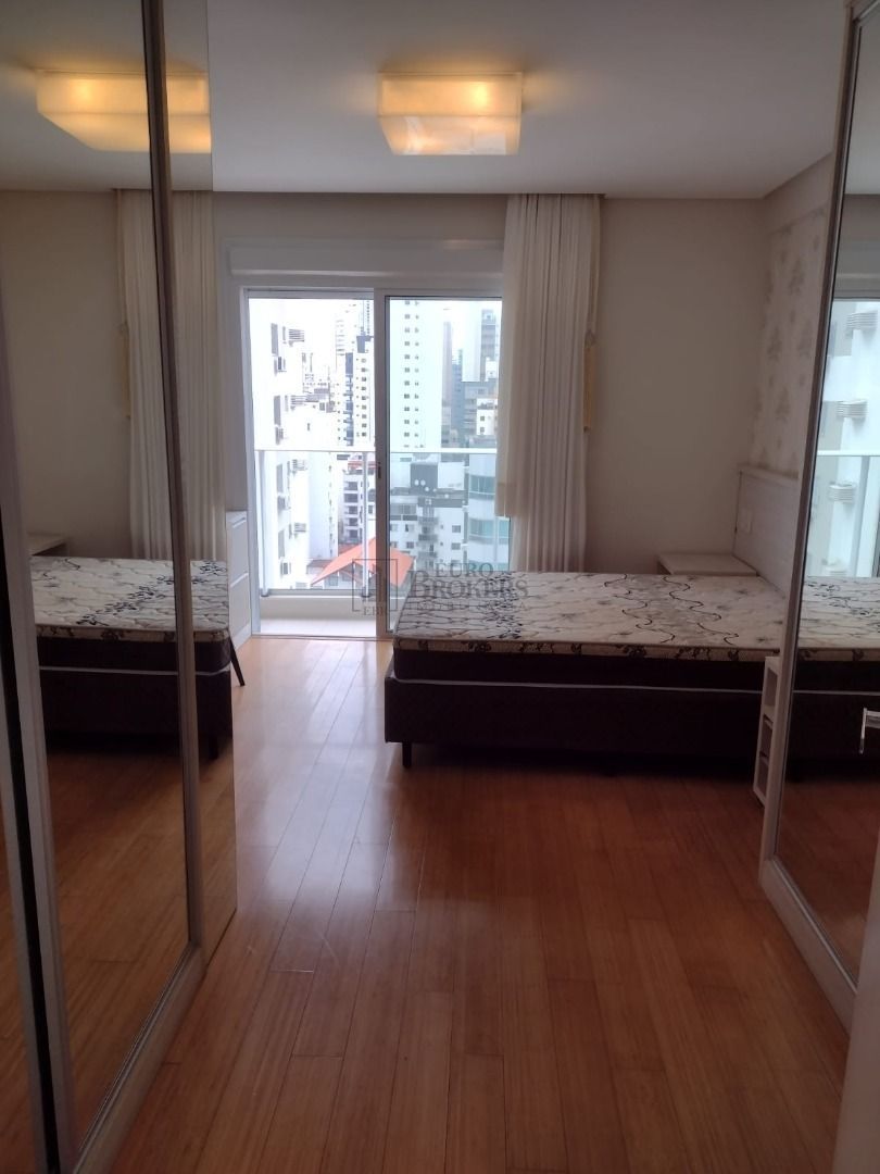 Apartamento à venda com 3 quartos, 130m² - Foto 4