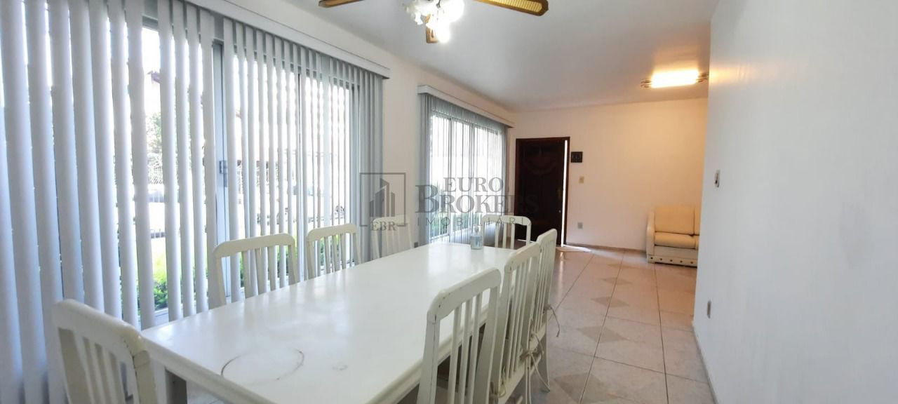 Casa à venda com 4 quartos, 260m² - Foto 5