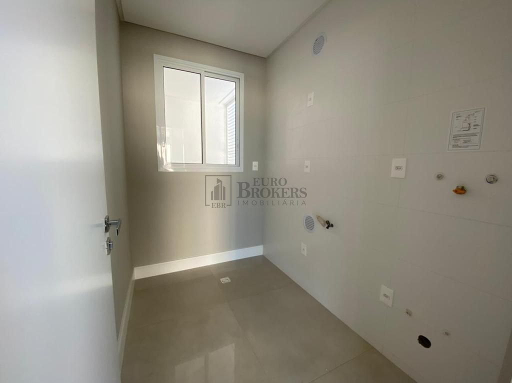 Apartamento à venda com 3 quartos, 135m² - Foto 17