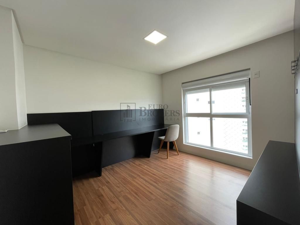 Apartamento à venda com 3 quartos, 157m² - Foto 11