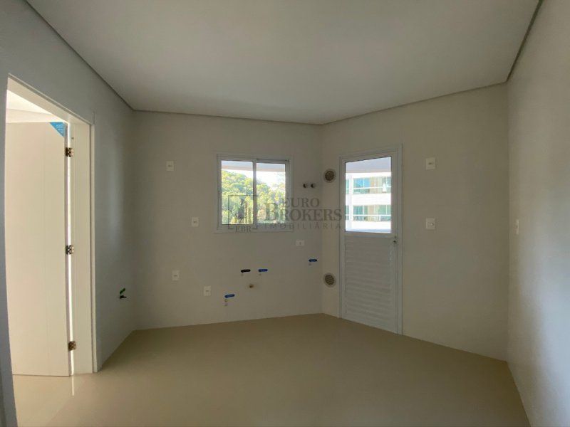 Apartamento à venda com 4 quartos, 160m² - Foto 8