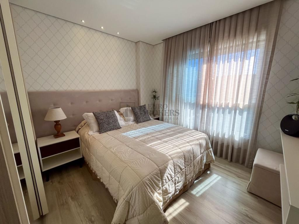 Apartamento à venda com 4 quartos, 278m² - Foto 17