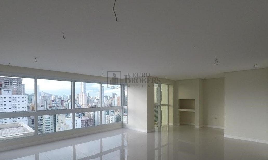 Apartamento  venda  no Centro - Balnerio Cambori, SC. Imveis