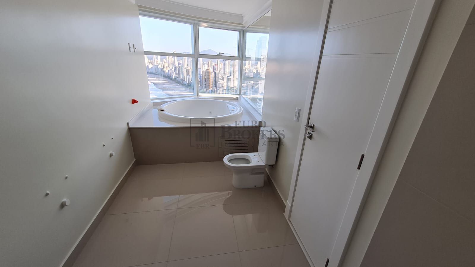 Apartamento à venda com 3 quartos, 172m² - Foto 15