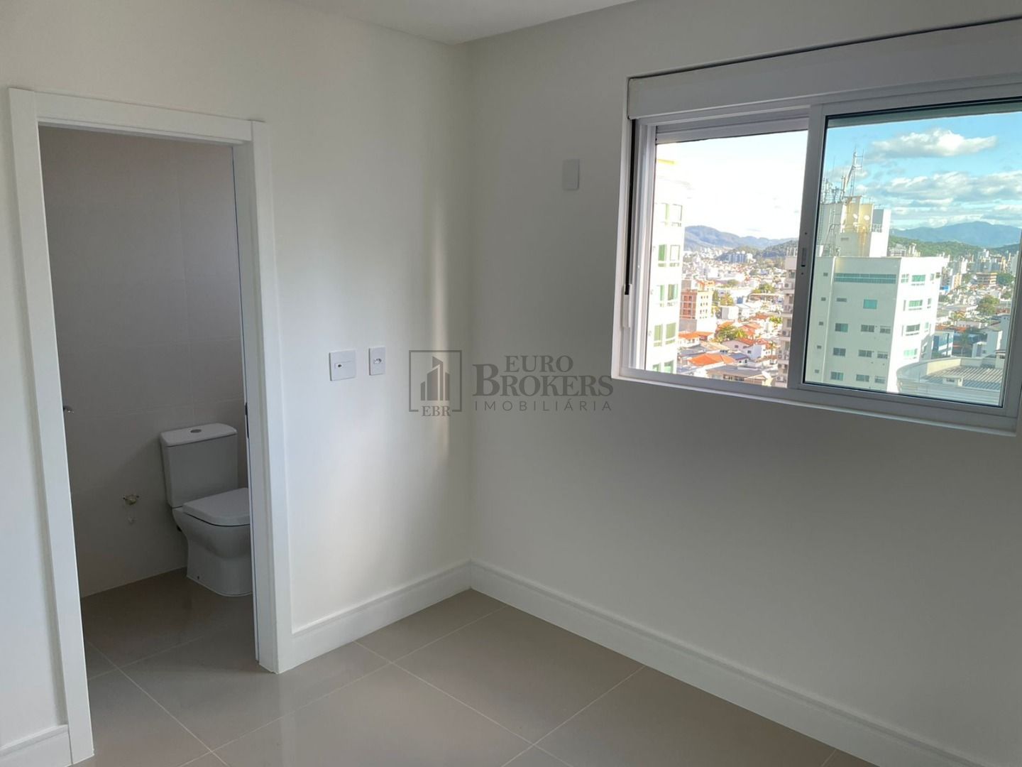 Apartamento à venda com 3 quartos, 117m² - Foto 18