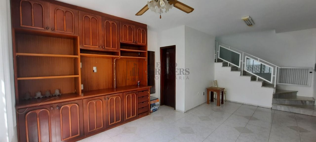 Casa à venda com 4 quartos, 260m² - Foto 10