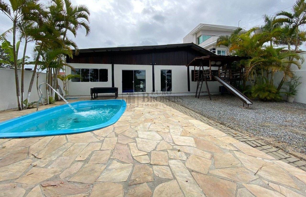 Casa  venda  no Praia do Estaleirinho - Balnerio Cambori, SC. Imveis